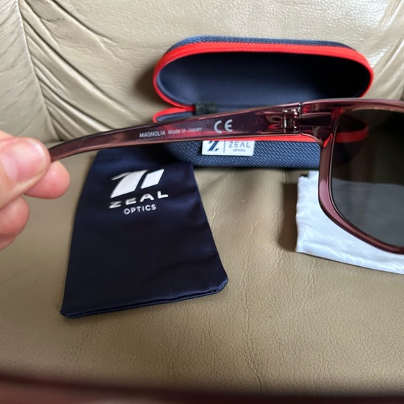 Zeal Optics Polarized Sunglasses Magnolia Purple $159 - Picture 7 of 15